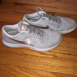 Women’s NIKE sneakers